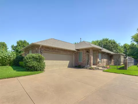 16112 Silverado Dr, Edmond, OK 73013