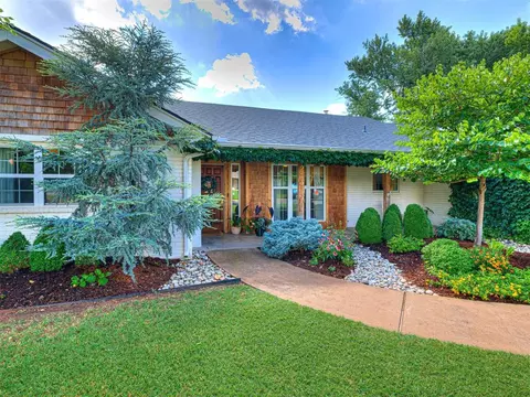 213 S Trail Ridge Rd, Edmond, OK 73012