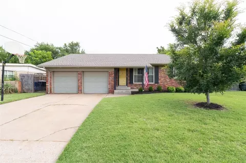 2633 Chaucer Dr, The Village, OK 73120