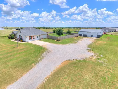 19250 SW 44th St, El Reno, OK 73036