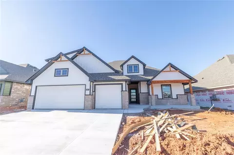 Exterior - 2913 Crossover Ct, Moore, OK 73160 photo 1 of 2