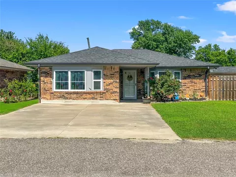 202 N Plum Ave, Union City, OK 73090