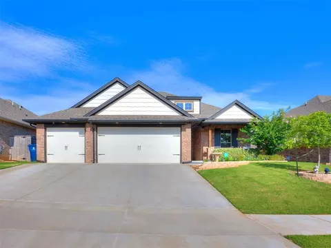 5513 Carmel Creek Dr, Mustang, OK 73064