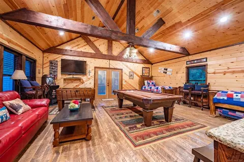 Living - 44 Pine Bluff Rd, Broken Bow, OK 74728 photo 4 of 5