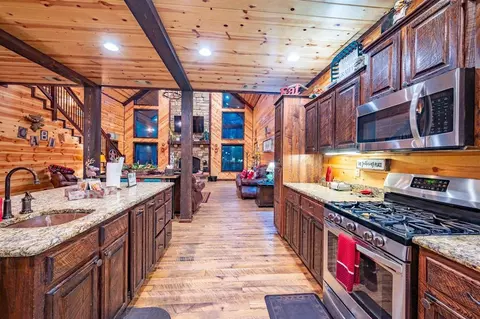 Kitchen - 44 Pine Bluff Rd, Broken Bow, OK 74728 photo 1 of 3