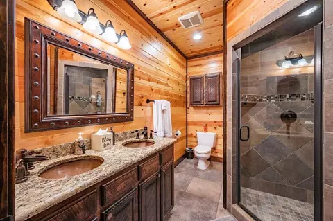Bath - 44 Pine Bluff Rd, Broken Bow, OK 74728 photo 2 of 2