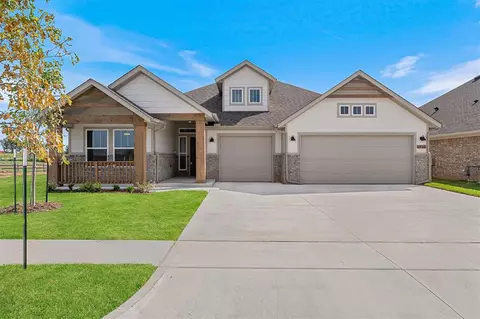 1416 SW 160th St, Moore, OK 73170