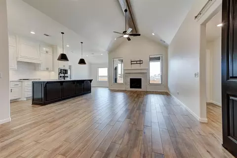 Living - 1632 NE 35th St, Moore, OK 73160 photo 1 of 2