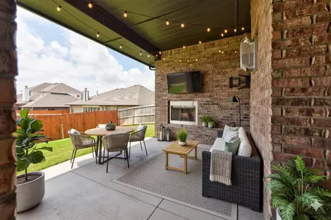 Exterior - 1632 NE 35th St, Moore, OK 73160 photo 2 of 3