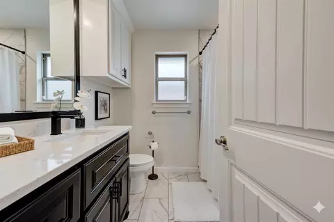 Bath - 1632 NE 35th St, Moore, OK 73160 photo 6 of 6