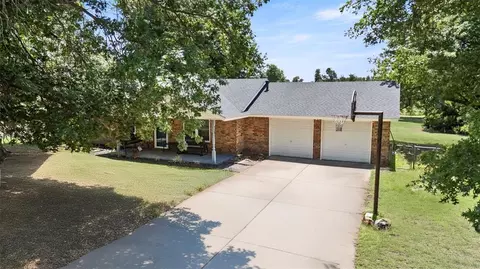 1908 Hillcrest Cir, Newcastle, OK 73065