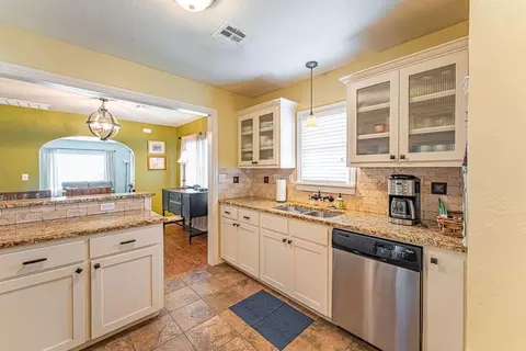 2353 NW 17th St, Oklahoma City, OK 73107