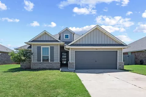 10824 NW 5th St, Yukon, OK 73099