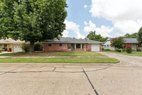 126 Beacon Cir, Norman, OK 73071