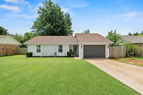 20300 Rockhollow Dr, Harrah, OK 73045