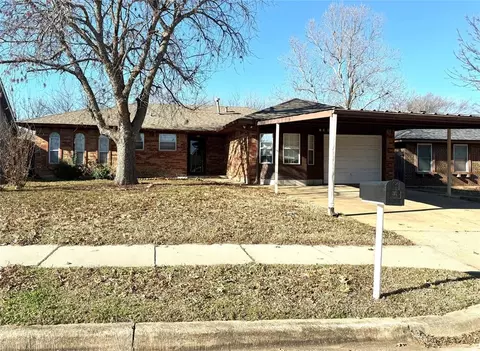 109 S Patterson Dr, Moore, OK 73160