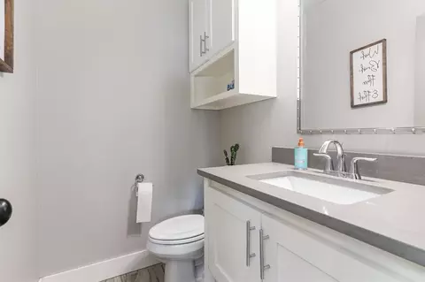 Bath - 821 NE 20th Pl, Moore, OK 73160 photo 1 of 3