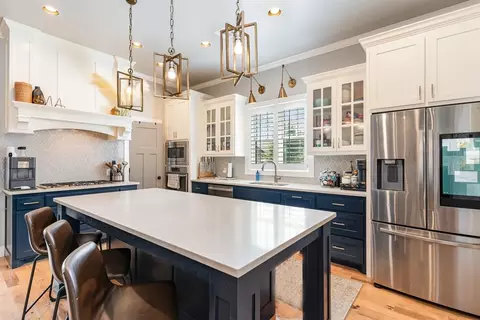 Kitchen - 821 NE 20th Pl, Moore, OK 73160 photo 3 of 4