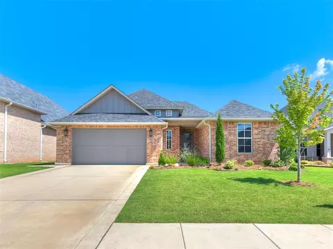 201 Pont Neuf Ct, Edmond, OK 73034