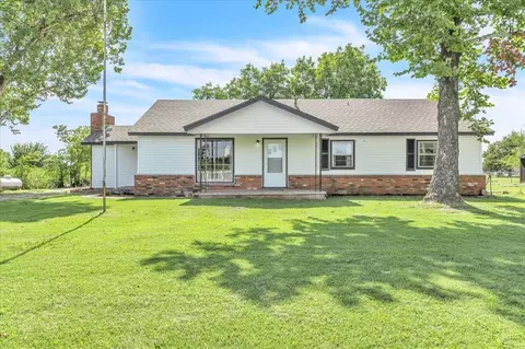 601 N Dobbs Rd, Harrah, OK 73045 photo 3