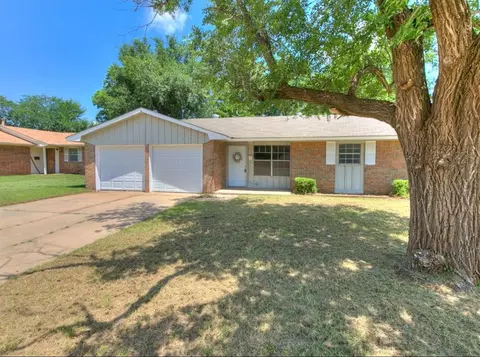 315 W Silverwood Dr, Midwest City, OK 73110