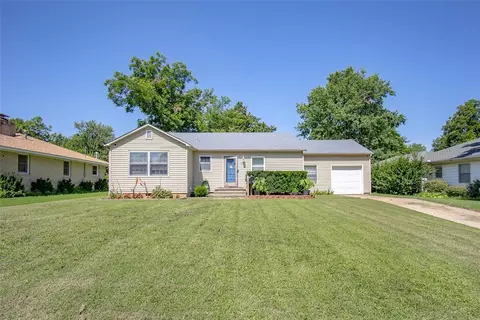 312 N 11th St, Ponca City, OK 74601