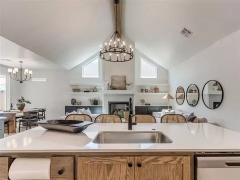 100 W 4th St, Arcadia, OK 73007