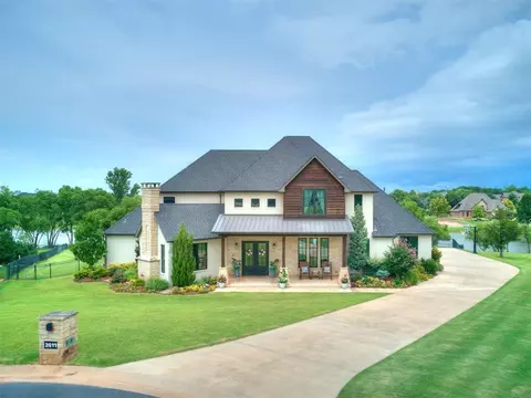 2611 Loblolly Ln, Edmond, OK 73012