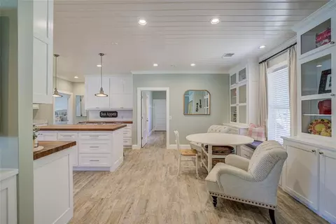 Kitchen - 609 Chillmark Dr, Norman, OK 73071 photo 2 of 7