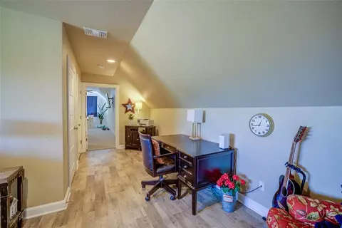 Entry Way - 609 Chillmark Dr, Norman, OK 73071 photo 4 of 4