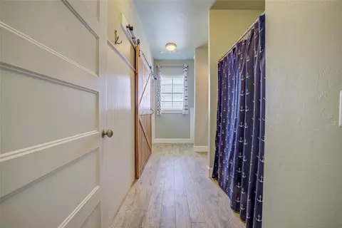 Entry Way - 609 Chillmark Dr, Norman, OK 73071 photo 3 of 4