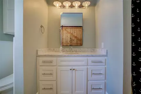 Bath - 609 Chillmark Dr, Norman, OK 73071 photo 5 of 6