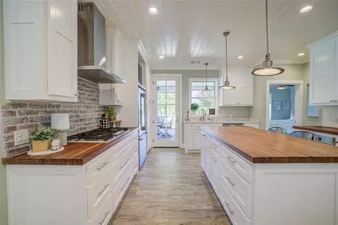 Kitchen - 609 Chillmark Dr, Norman, OK 73071 photo 4 of 7
