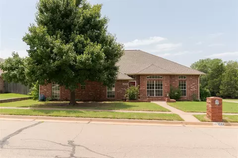 1723 Grey Hawk Rd, Edmond, OK 73003