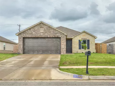 1607 Chuck Wagon Dr, El Reno, OK 73036