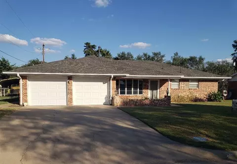 1008 E Hughes St, Blair, OK 73526