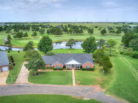 10051 Cedar Valley Cir, Guthrie, OK 73044