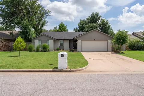 8 Corona Dr, Oklahoma City, OK 73149