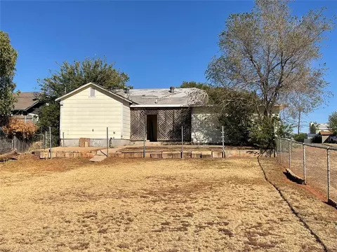 901 N Lee St, Altus, OK 73521 photo 3