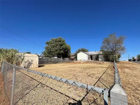 901 N Lee St, Altus, OK 73521 photo 4