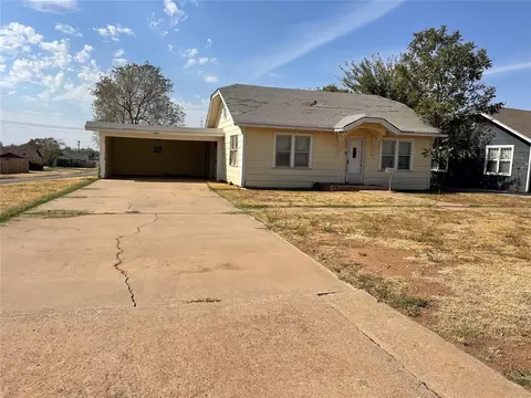 901 N Lee St, Altus, OK 73521 photo 2