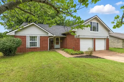 2013 Edgewood Dr, Edmond, OK 73013