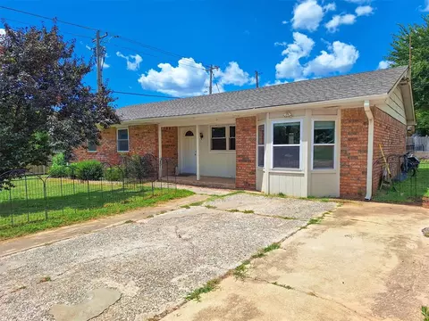 2901 Maple Ln, Edmond, OK 73034 photo 3