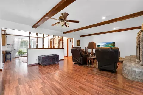 305 E Seger St, Colony, OK 73021 photo 7