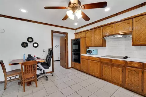 305 E Seger St, Colony, OK 73021 photo 15
