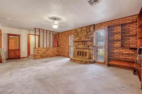 913 E Sycamore, Altus, OK 73521 photo 4