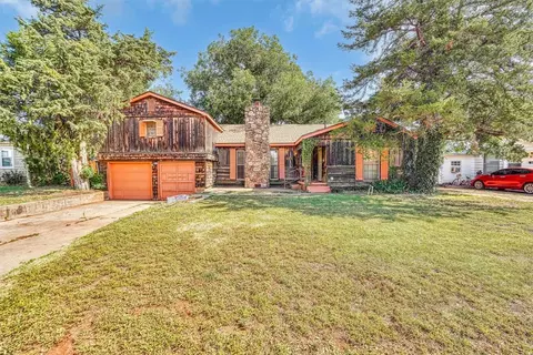 913 E Sycamore, Altus, OK 73521 photo 2