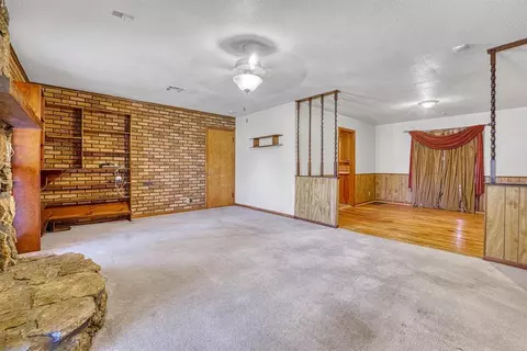 913 E Sycamore, Altus, OK 73521 photo 5