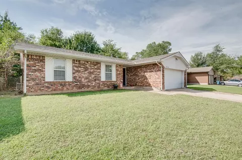 9704 NE 2nd St, Midwest City, OK 73130