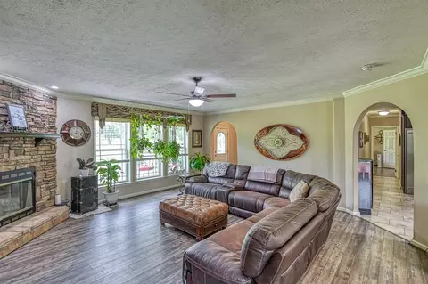 109 E Riddle Rd, Chickasha, OK 73018 photo 7